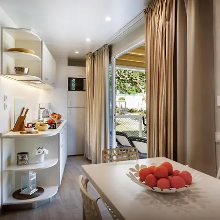 Camping Stunning Stacaravan In 4*