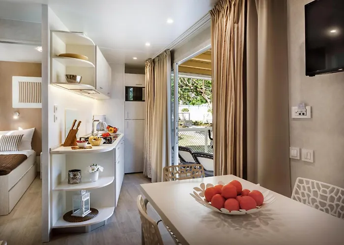 Camping Stunning Stacaravan In 4*