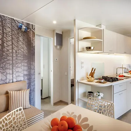 Stunning Stacaravan In Campsite Banjol