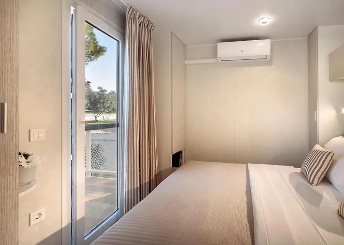 Stunning Stacaravan In