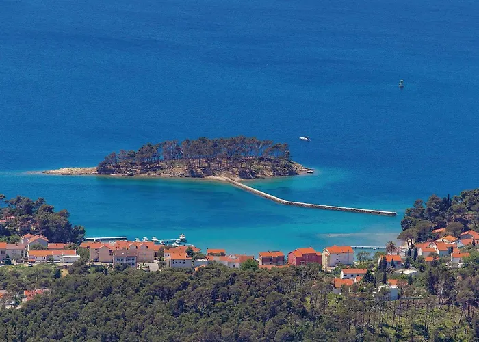 Stunning Stacaravan In Campsite Banjol